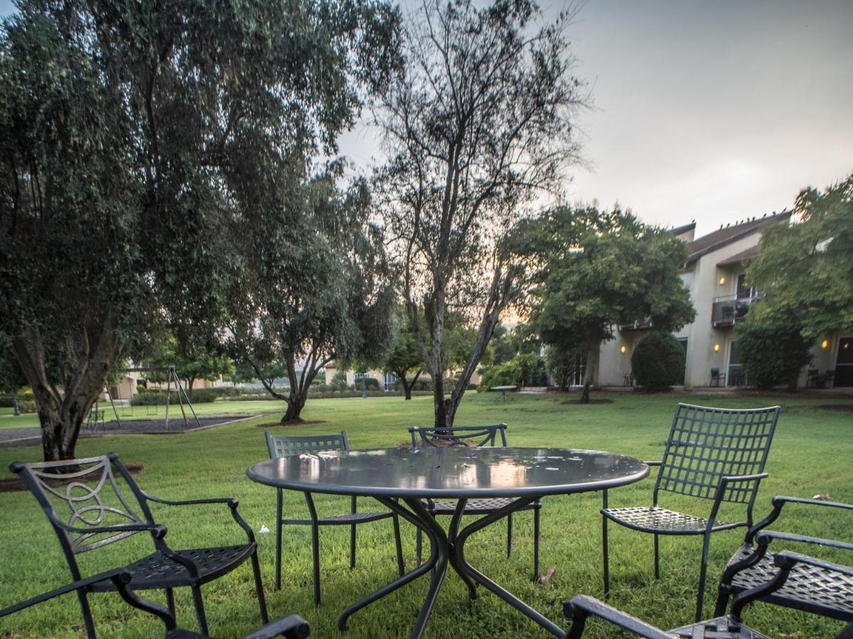 Pastoral Hotel - Kfar Blum Экстерьер фото